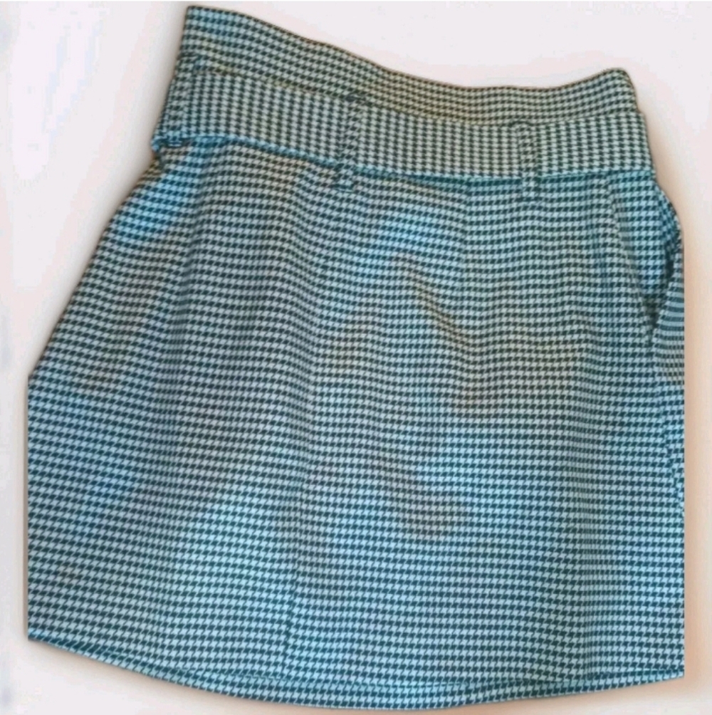 NWT Alice + Olivia Pleated Skirt Size 0 Black White Belted Zip Closure Designer